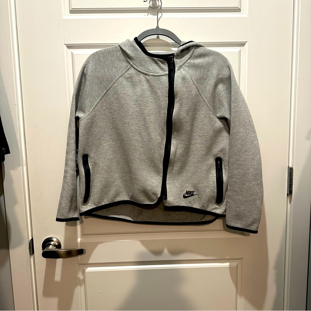 Nike Tech Fleece Hooded Cape